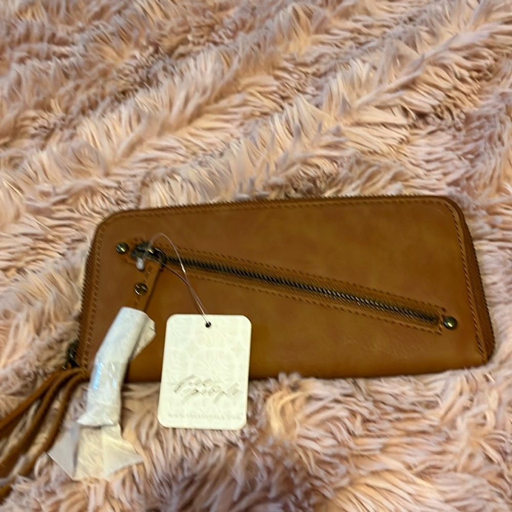 Free people wallet